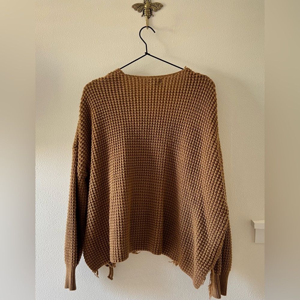 Earthbound Knit Tan Sweater - Adjustable length on front - Size US Women’s M - Picture 2 of 6